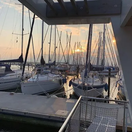Port Comfortable Botel